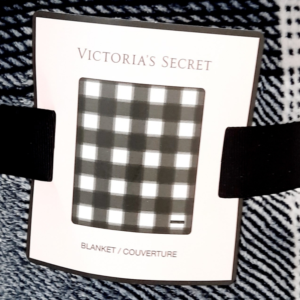 Victoria's Secret Black Checkers Blanket NWT - Picture 4 of 10